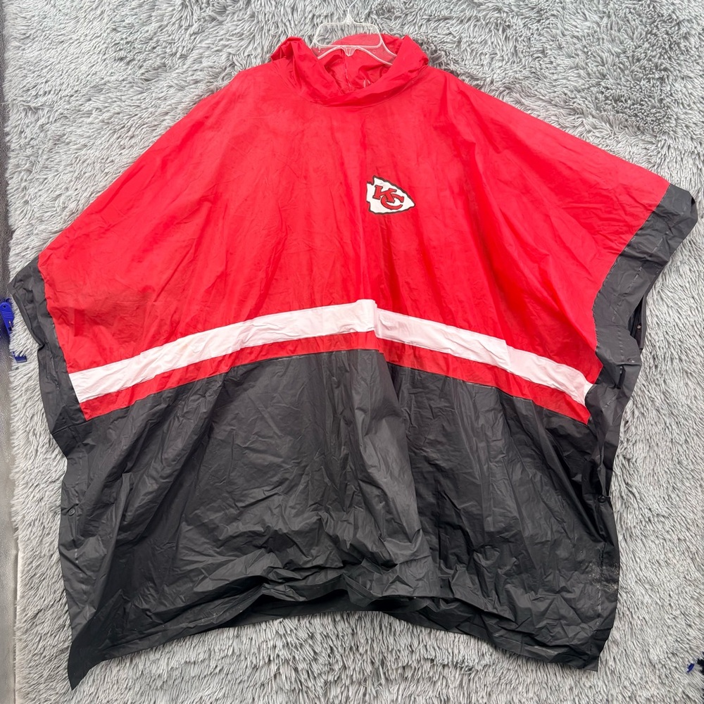 Kansas City Chiefs Poncho Deluxe Pullover Football One Size Rain Resistant Red